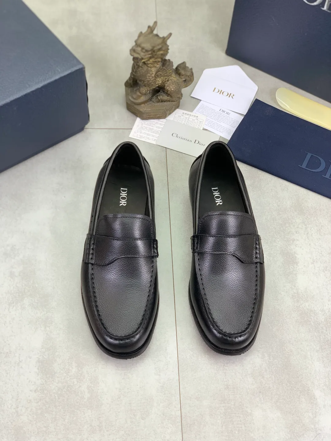 Men's men's shoes 💰P560 new style 💰high version 💎💎💎Dior original version! Top Italian purchasing agent! Men's business casual leather shoes, original imported pebbled calfskin upper, ultimate texture, gentlemanly style, imported water-dyed cowhide inside, top-quality original Italian rubber outsole, first-class workmanship, top quality! Size: 39-44 (45 customized) 3️⃣ colors available
